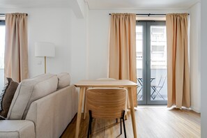 Fernseher, Stereoanlage