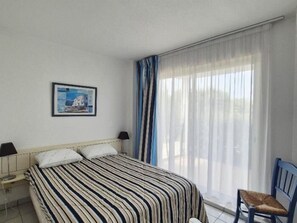 2 bedrooms