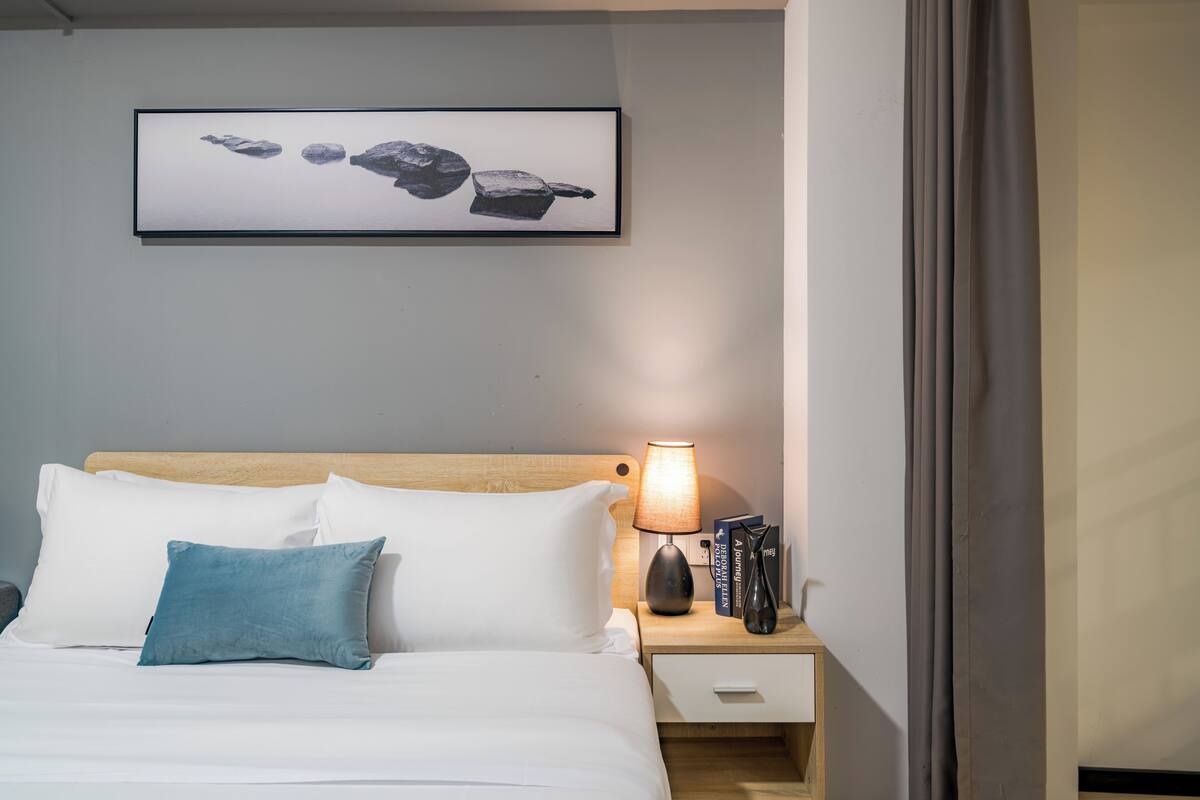 Economy Single Room | Desk, laptop workspace, WiFi (free)