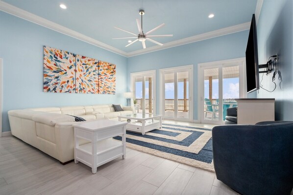 House, 4 Bedrooms | Living area