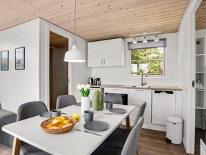 Fridge, dishwasher, cookware/dishes/utensils