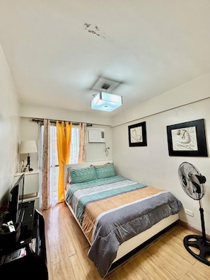 2 habitaciones, tabla de planchar con plancha, wifi y ropa de cama