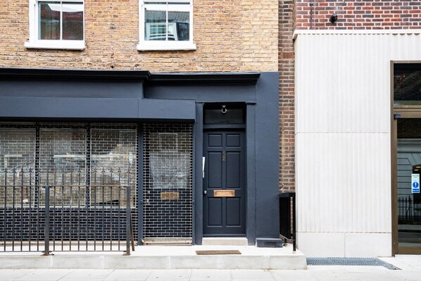 Exterior detail - Blueground | Fitzrovia, view, nr British Museum (London)