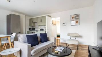 Fernseher, Stereoanlage