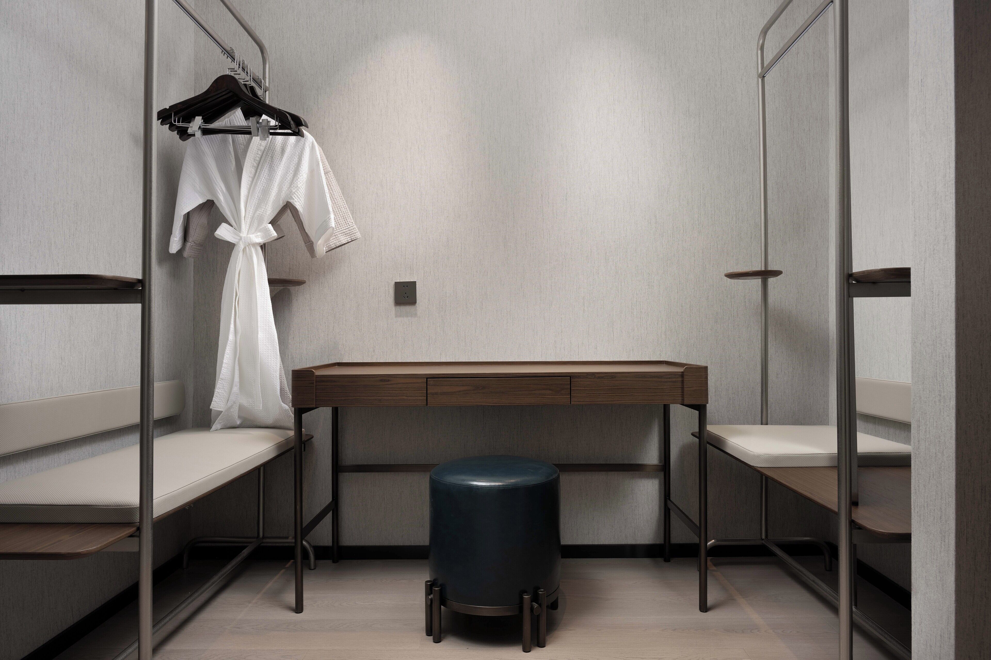 Suite de lujo, aire acondicionado, vista a la ciudad | Ropa de cama de alta calidad, camas con efecto memoria y escritorio 