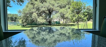 Contemporary 2 bedroom house in San Marcos close to campus, downtown & the river