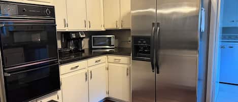 Microonde, forno, piano cottura, lavastoviglie