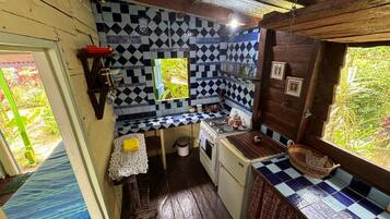 Bungalow, sân hiên, quang cảnh vườn | Bếp riêng