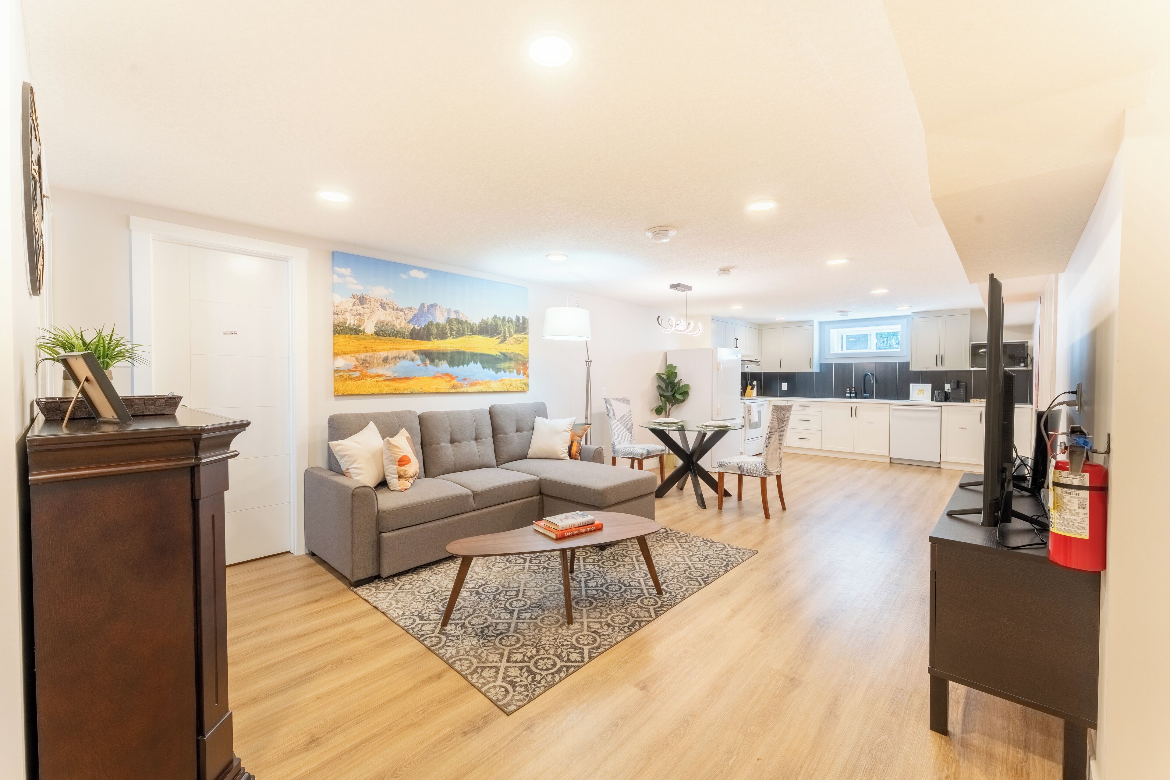 Televisión y chimenea 