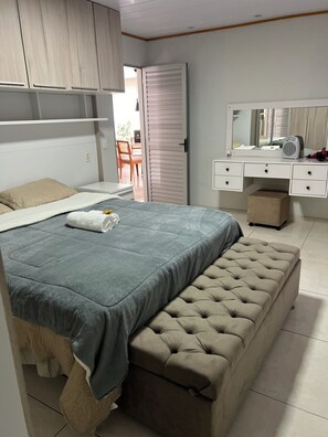 2 bedrooms, iron/ironing board, free WiFi, bed sheets