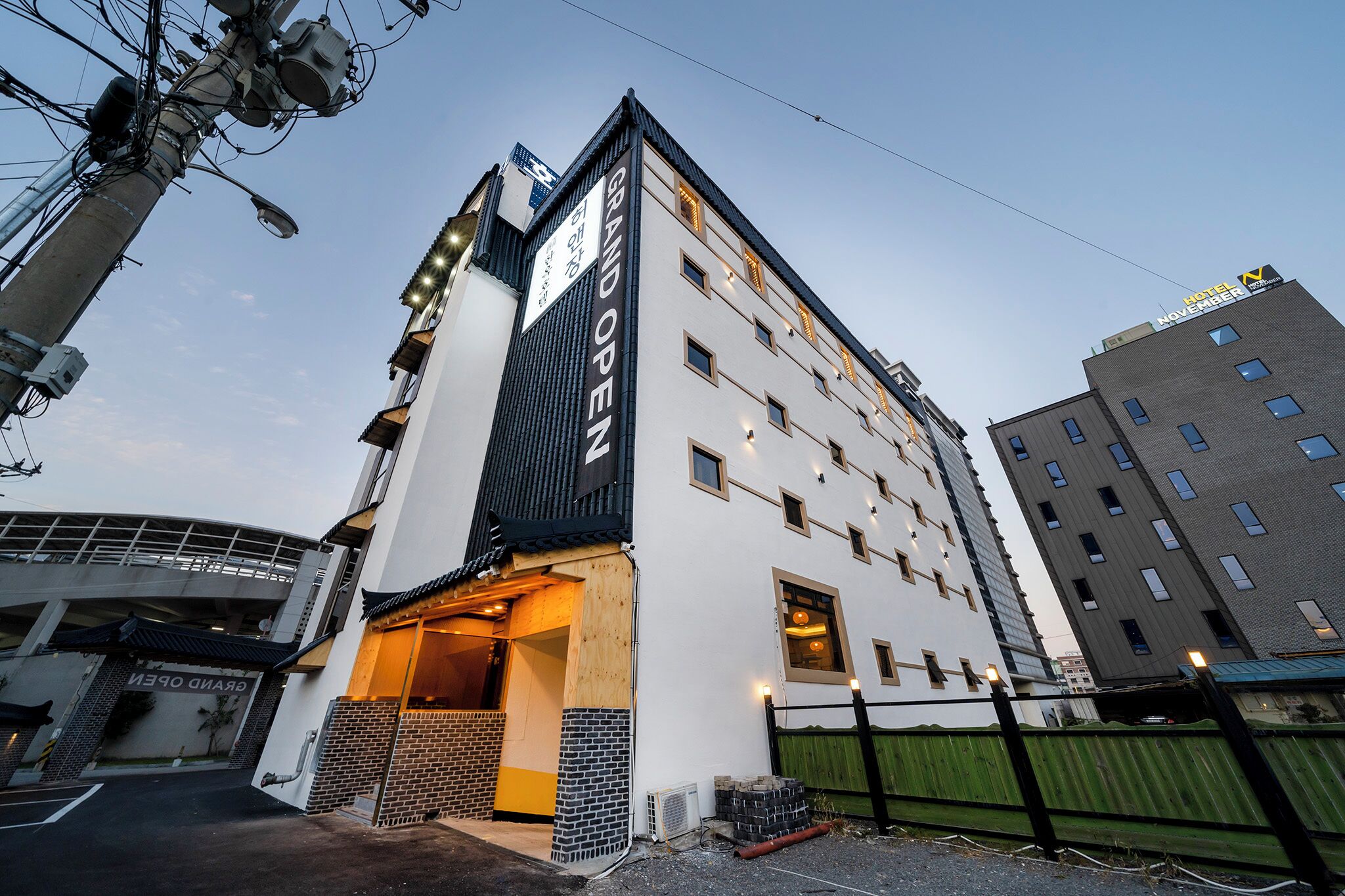 المنشأة من الخارج