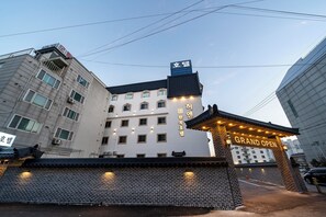 Exterior - Heo & Jang Hanok Hotel (Seosan)