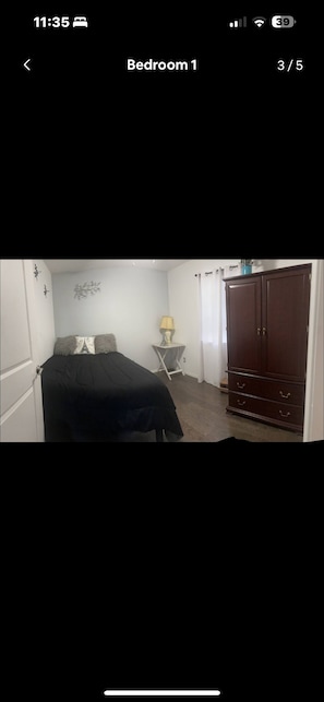 2 Schlafzimmer, Zimmersafe, Schreibtisch, Bügeleisen/Bügelbrett