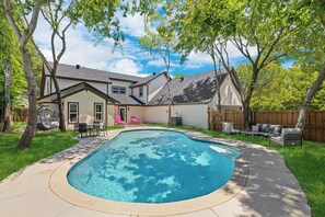 Pool - Spacious 5BR Dallas – Pool & Pet OK, Sleeps 12 (Dallas)