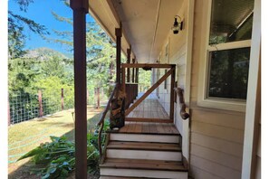 Exterior detail - Nature's Nest-Brookings Retreat (Brookings)