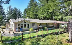 Exterior - Nature's Nest-Brookings Retreat (Brookings)