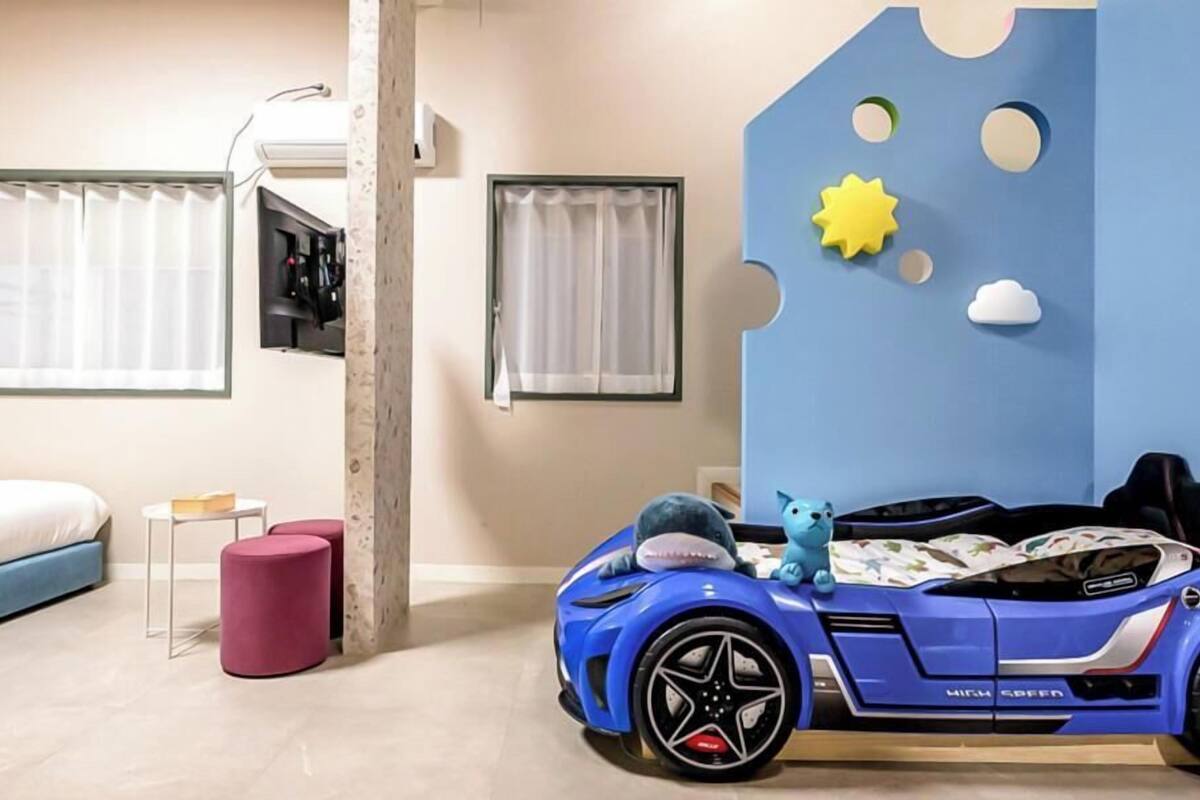 Deluxe Studio Suite | Free WiFi, bed sheets