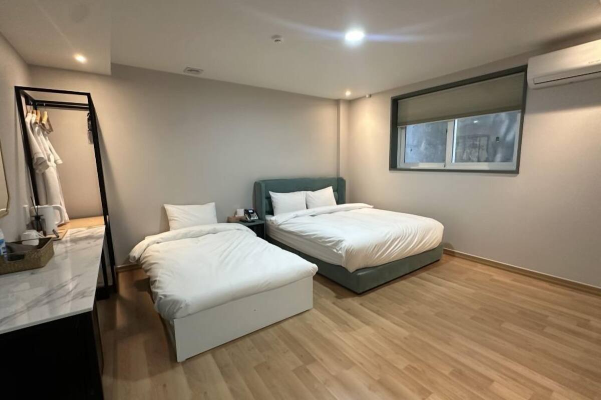 Standard Twin Room | Free WiFi, bed sheets