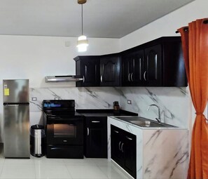 微波炉、烤箱、炉灶