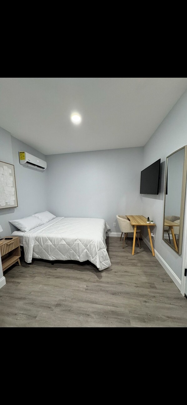 1 habitación, tabla de planchar con plancha, wifi y ropa de cama 