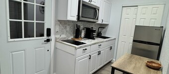 Cozy studio in charming Riverview