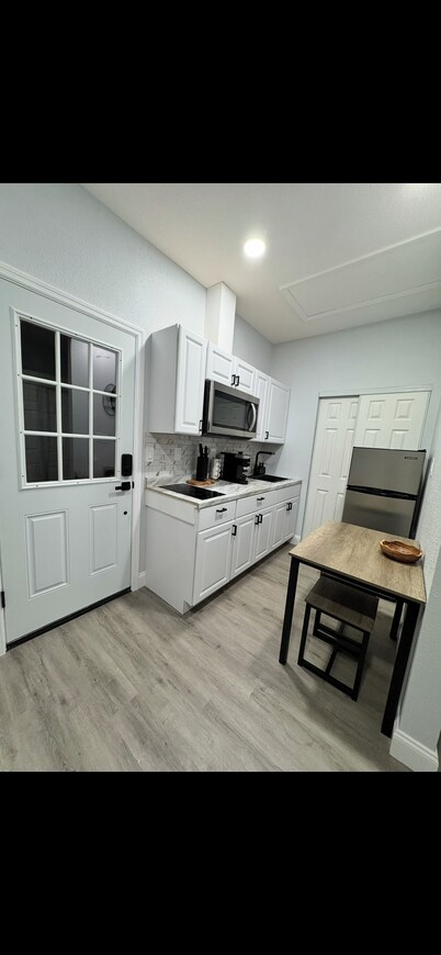 Cozy studio in charming Riverview