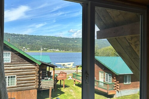 Chenik Cabin, Homer Floatplane Lodge