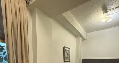 Deluxe Queen Suite, Private Bathroom & Kitchenette