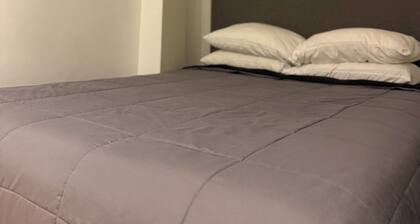 Deluxe Queen Suite, Private Bathroom & Kitchenette