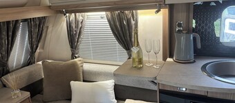 4 Guests - Pet Friendly - Durham Caravan Retreat