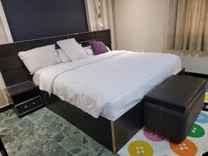 3 bedrooms, WiFi, bed sheets