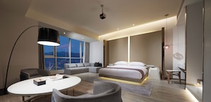 Kamar Double Superior, pemandangan kota | Seprai premium, selimut bulu angsa, brankas, dan tirai kedap cahaya