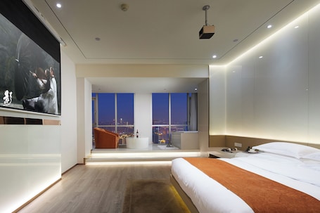 Classic Double Room | Premium bedding, down comforters, in-room safe, blackout drapes