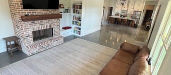 Athens-Lake Oconee Farmhouse