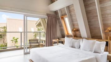 Deluxe Double Room, Balcony, Pool View