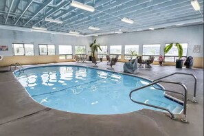 Een binnenzwembad