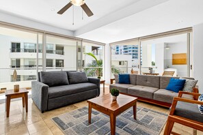 TV - Bright coastal apartment with pool, balcony & beach access close by (Nuevo Vallarta)