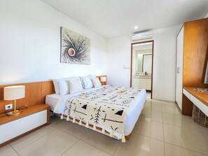 3 habitaciones, tabla de planchar con plancha, wifi y ropa de cama 