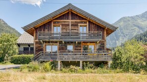 Exterior - Chalet Follette, cosy newly renovated two bedroom chalet close to Grands Montets (Chamonix Mont-Blanc)