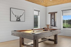 Game room - Ranch & Relax - Sauna, Hot Tub + Stargazing Escape (Broken Bow)