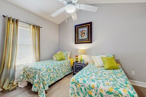 1 chambre, fer et planche à repasser, accès Internet, draps fournis