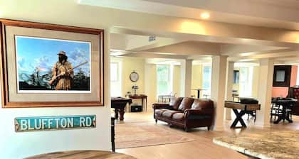 Lizzie's Lofts: Downtown, Family-Friendly, Spacious Mansion in Vibrant Decorah