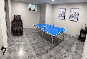 Games room - Cozy Single-family house (Glendale)