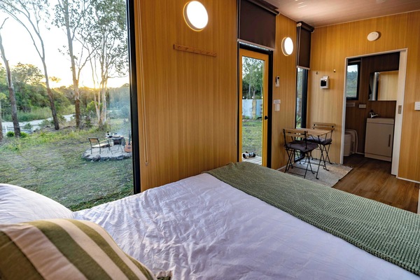 1 bedroom, bed sheets