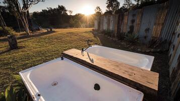 Outdoor spa tub