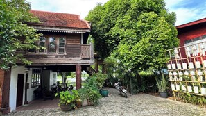 Bagian depan properti
