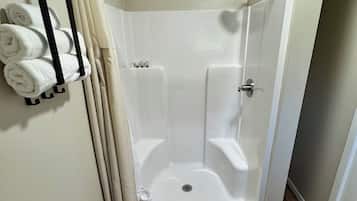 Classic Room | Bathroom