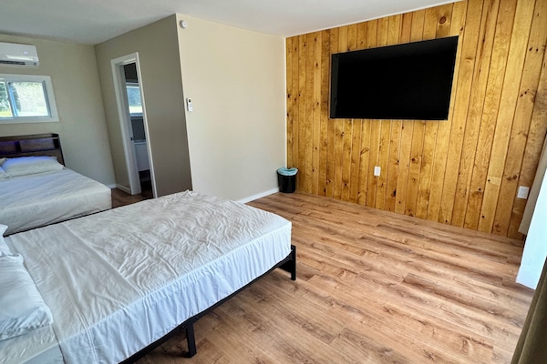 Classic Room | Laptop workspace, WiFi (free), bed sheets