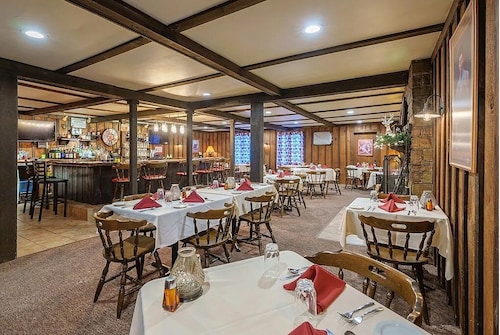 Cascade Inn