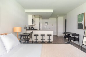 Bügeleisen/Bügelbrett, WLAN, Bettwäsche